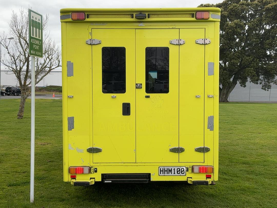 Photo '6' of Mercedes-Benz Sprinter C/C 319 CDI 3665 S Ambulance