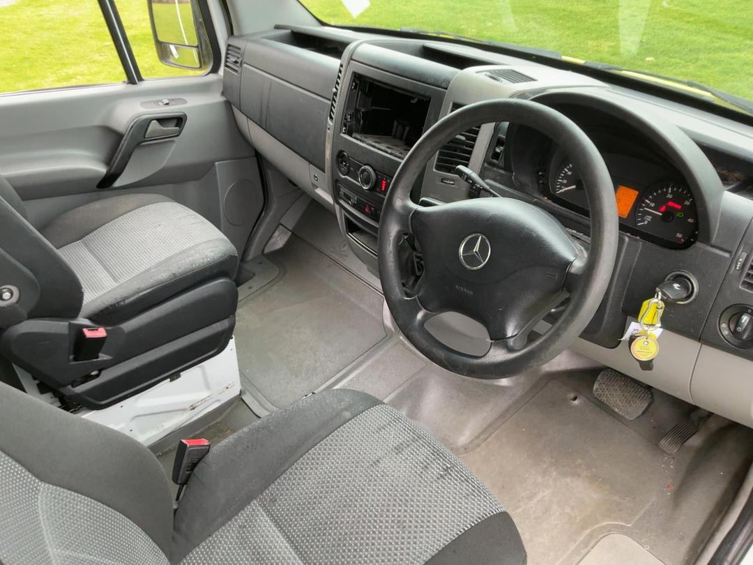 Photo '13' of Mercedes-Benz Sprinter C/C 319 CDI 3665 S Ambulance