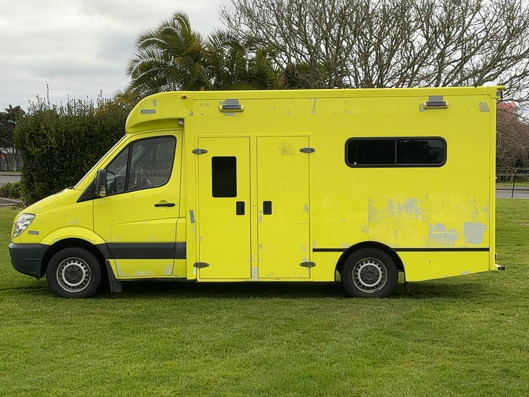 Photo '11' of Mercedes-Benz Sprinter C/C 319 CDI 3665 S Ambulance
