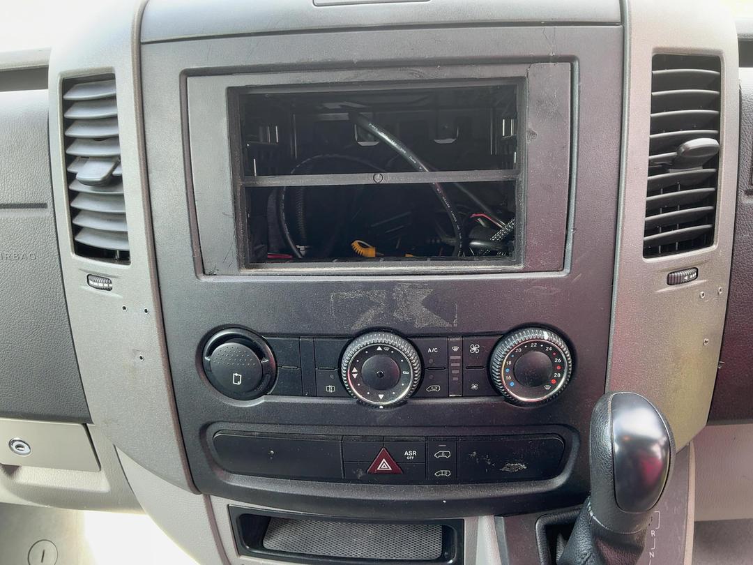 Photo '15' of Mercedes-Benz Sprinter VAN 313 CDI 4325L Ambulance