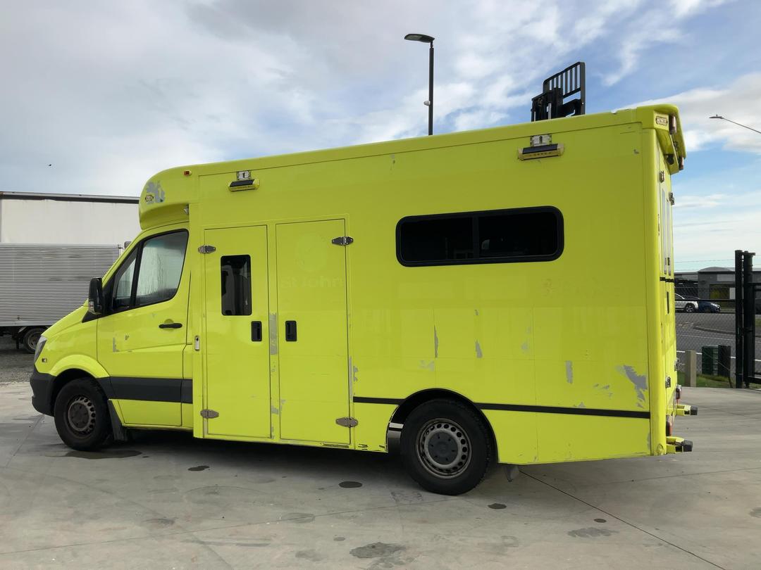 Photo '9' of Mercedes-Benz Sprinter C/C 319 CDI 3665 S Ambulance