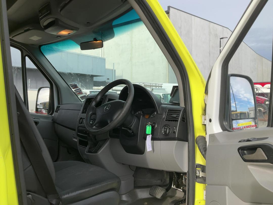 Photo '12' of Mercedes-Benz Sprinter C/C 319 CDI 3665 S Ambulance