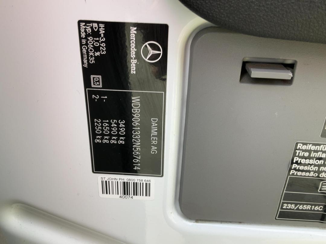 Photo '16' of Mercedes-Benz Sprinter C/C 319 CDI 3665 S Ambulance