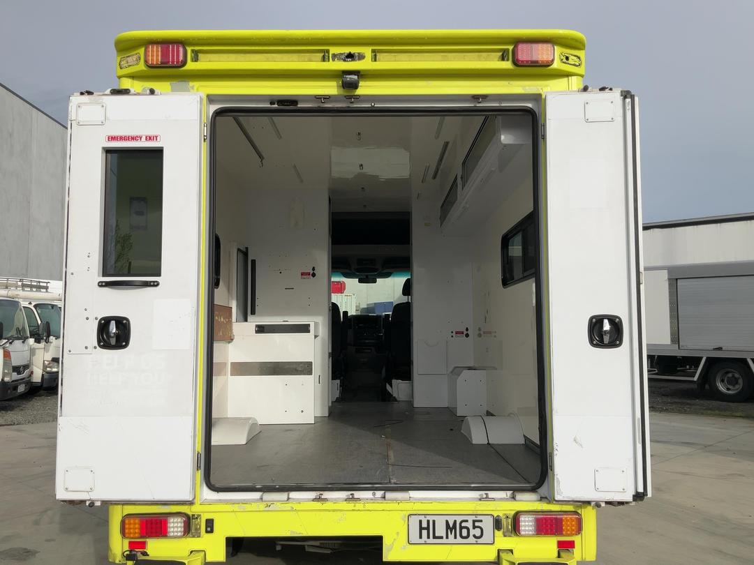 Photo '6' of Mercedes-Benz Sprinter C/C 319 CDI 3665 S Ambulance