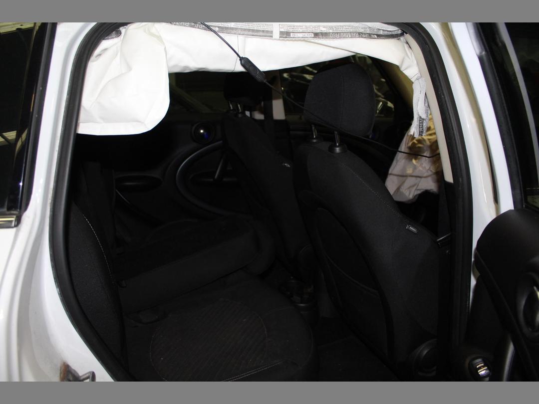 Photo '8' of Mini Cooper Crossover