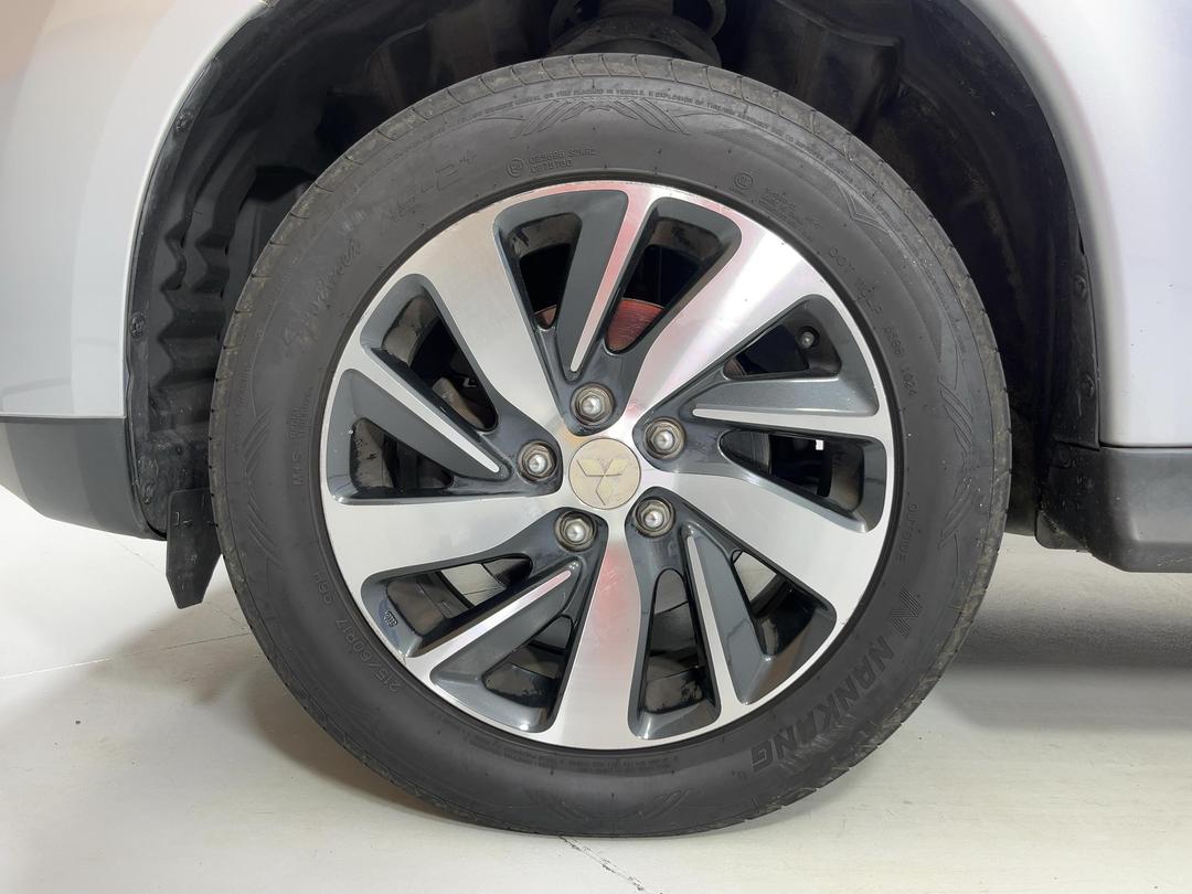 Photo '10' of Mitsubishi ASX