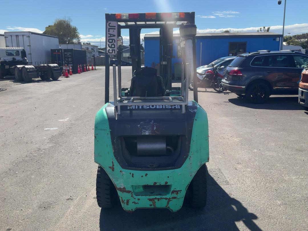 Photo '8' of Mitsubishi FD30HS Forklift