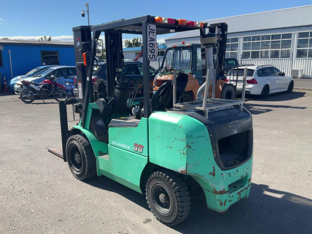 Photo '9' of Mitsubishi FD30HS Forklift