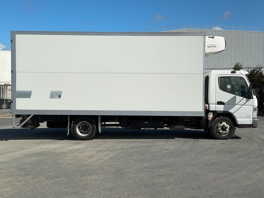 Photo '3' of Mitsubishi Fuso Canter FEC85H1 EURO 5 Chiller