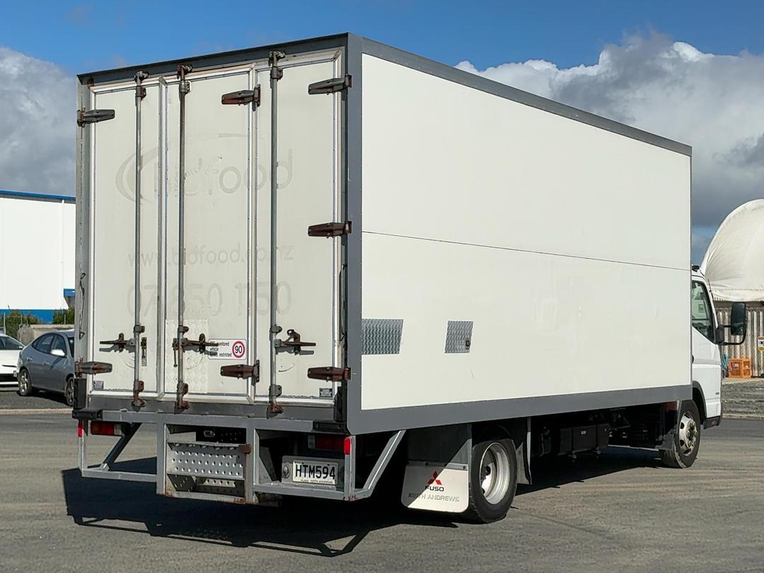 Photo '4' of Mitsubishi Fuso Canter FEC85H1 EURO 5 Chiller