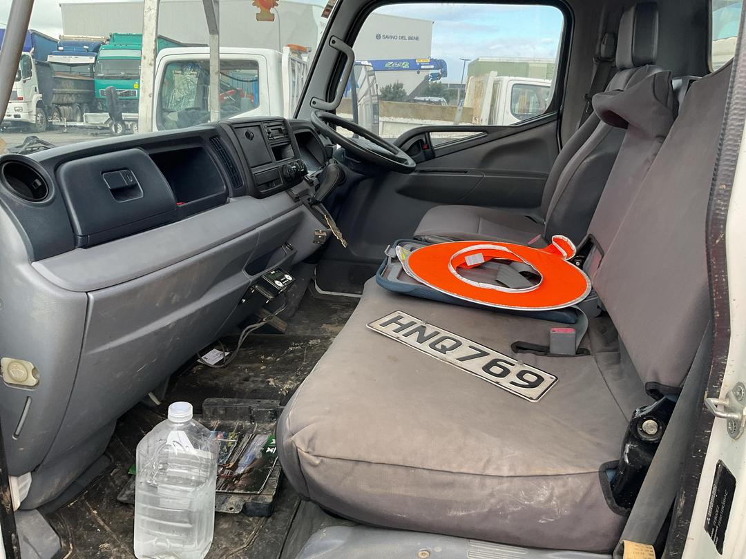 Photo '15' of Mitsubishi Fuso Canter FEB60E2 Euro 5 - 616 Flat Deck