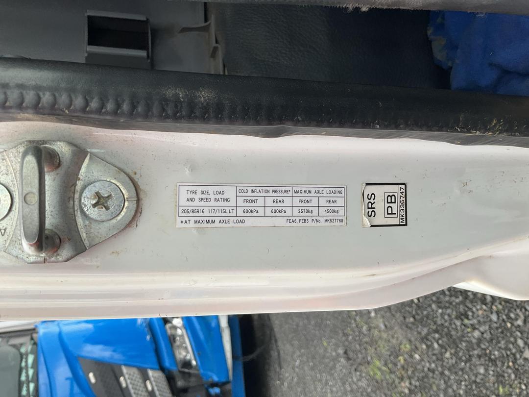 Photo '19' of Mitsubishi Fuso Canter FEB60E2 Euro 5 - 616 Flat Deck