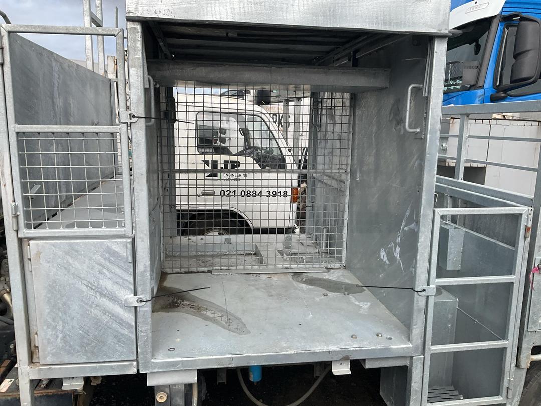 Photo '17' of Mitsubishi Fuso Canter FEB60E2 Euro 5 - 616 Flat Deck