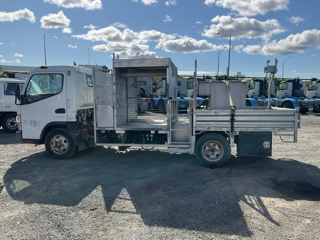 Photo '7' of Mitsubishi Fuso Canter FEB60E2 Euro 5 - 616 Flat Deck
