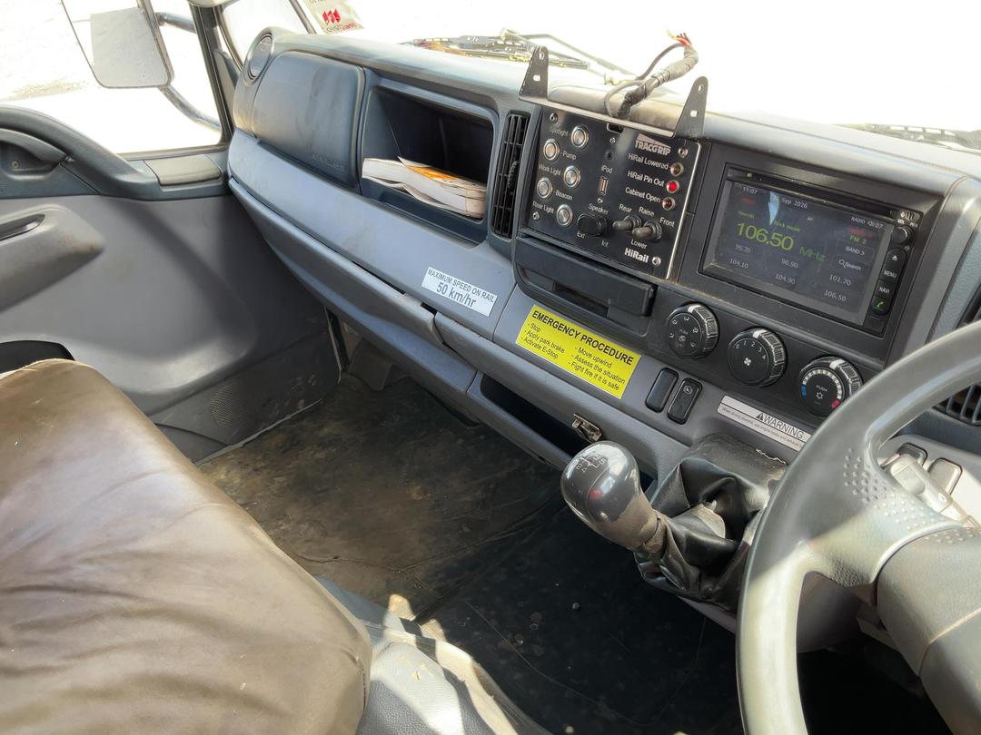Photo '13' of Mitsubishi Fuso Canter FEW75G1 EURO 5 Flat Deck Crane