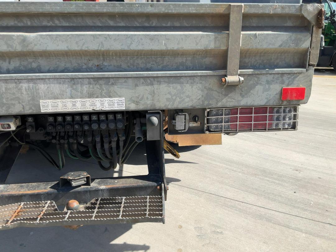 Photo '22' of Mitsubishi Fuso Canter FEW75G1 EURO 5 Flat Deck Crane
