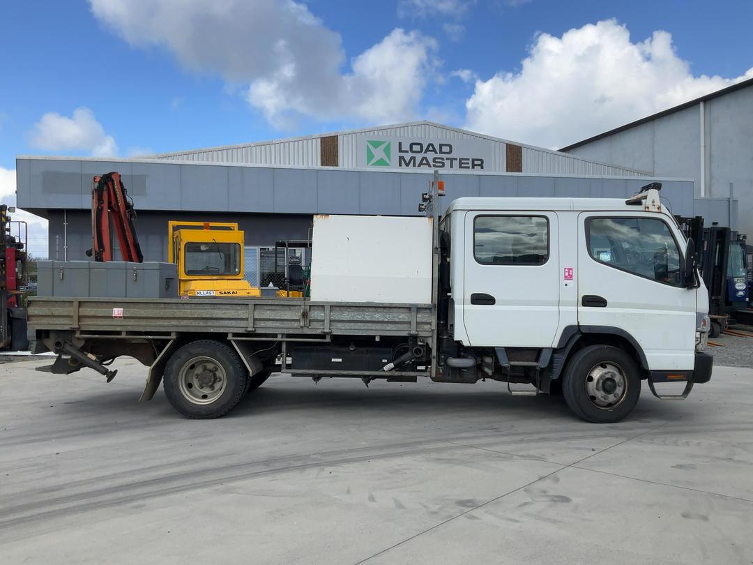 Photo '3' of Mitsubishi Fuso Canter FEW75G1 EURO 5 Flat Deck Crane
