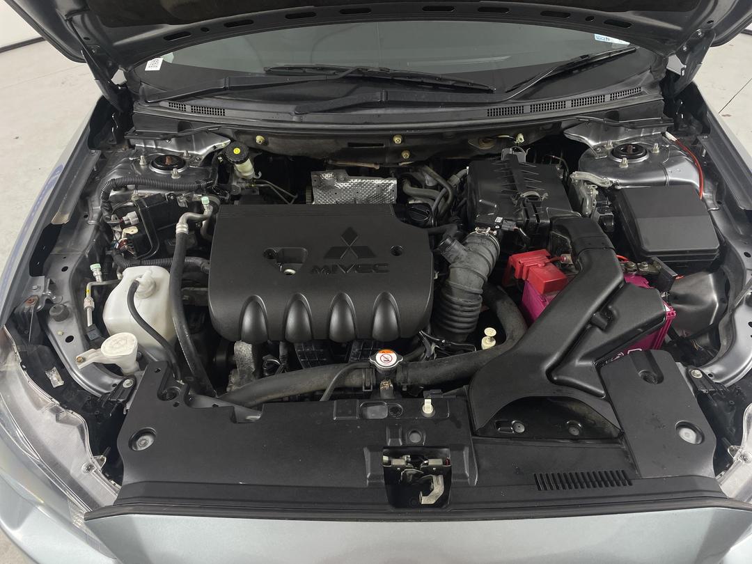 Photo '13' of Mitsubishi Galant