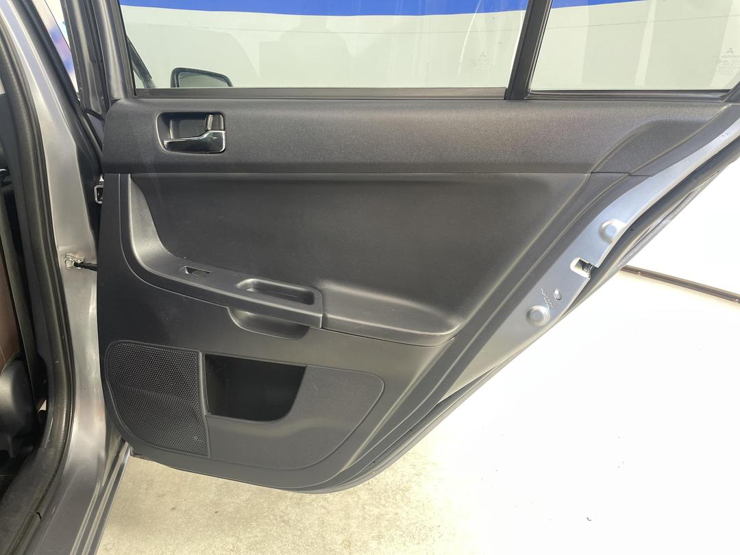 Photo '19' of Mitsubishi Galant