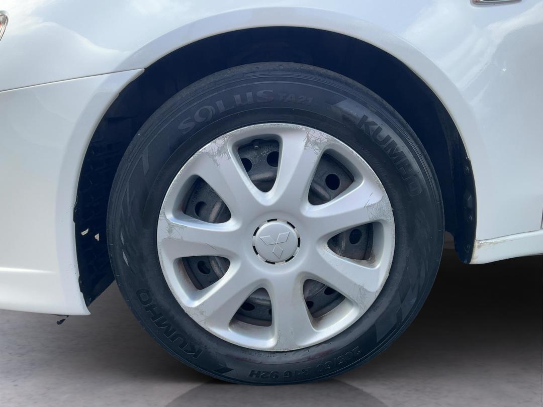 Photo '10' of Mitsubishi Galant