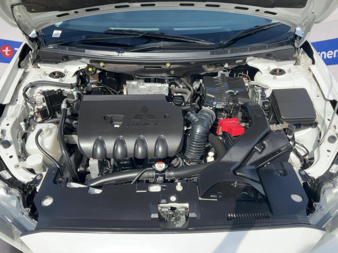 Photo '13' of Mitsubishi Galant