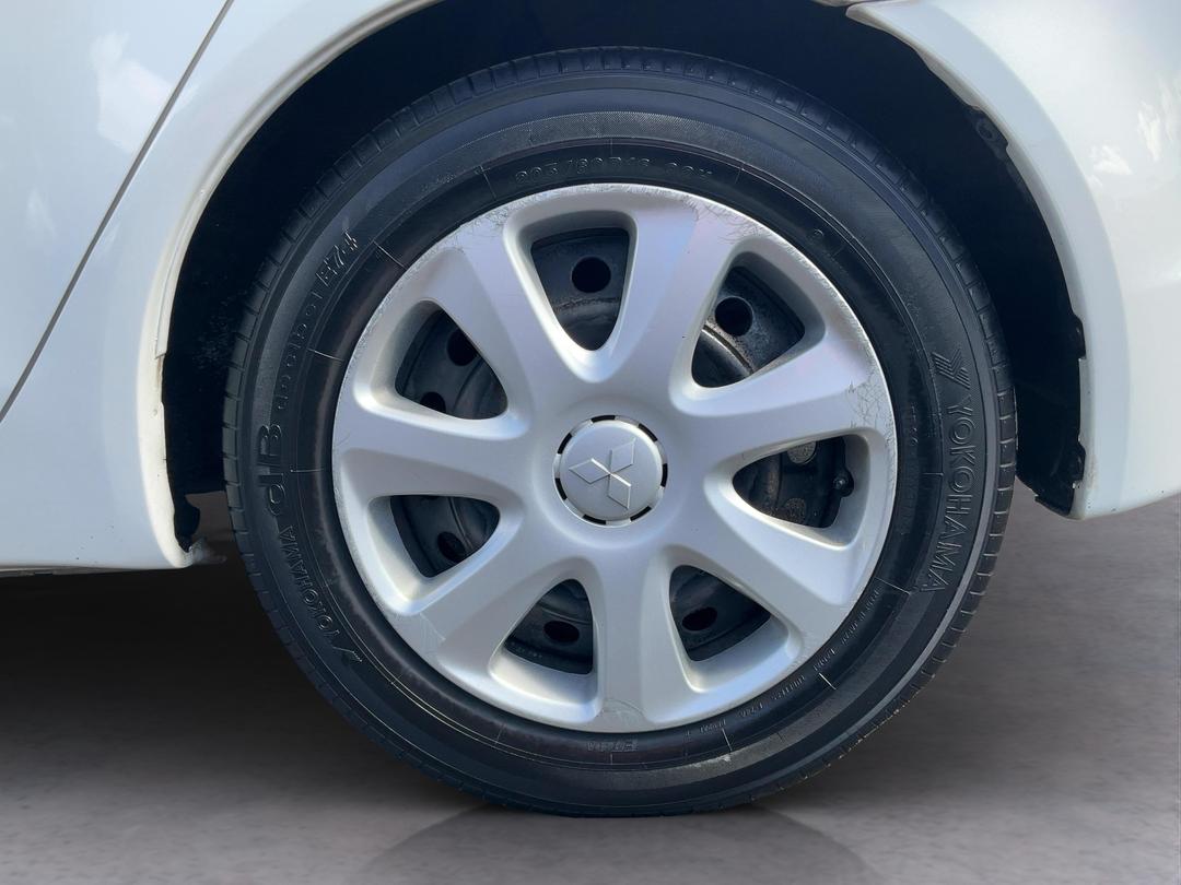 Photo '11' of Mitsubishi Galant