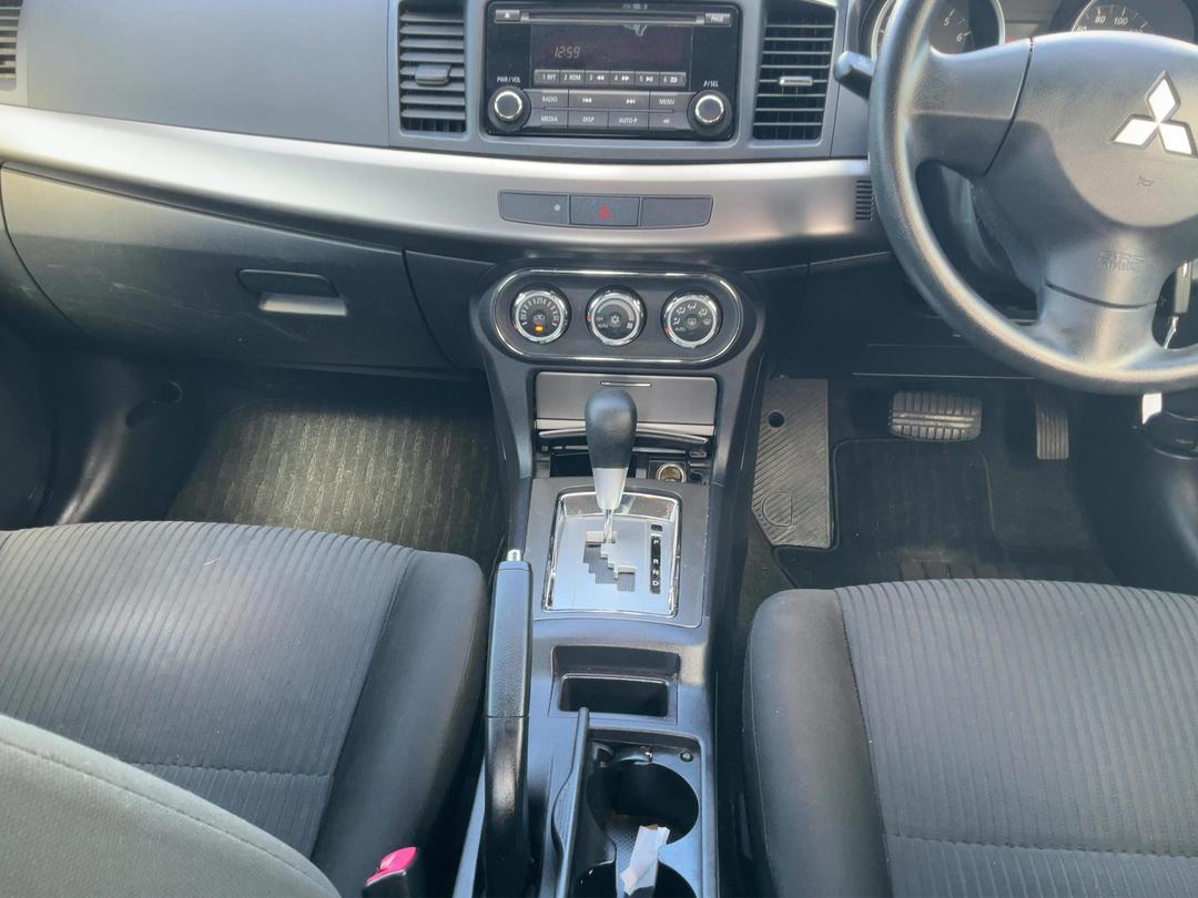 Photo '18' of Mitsubishi Galant