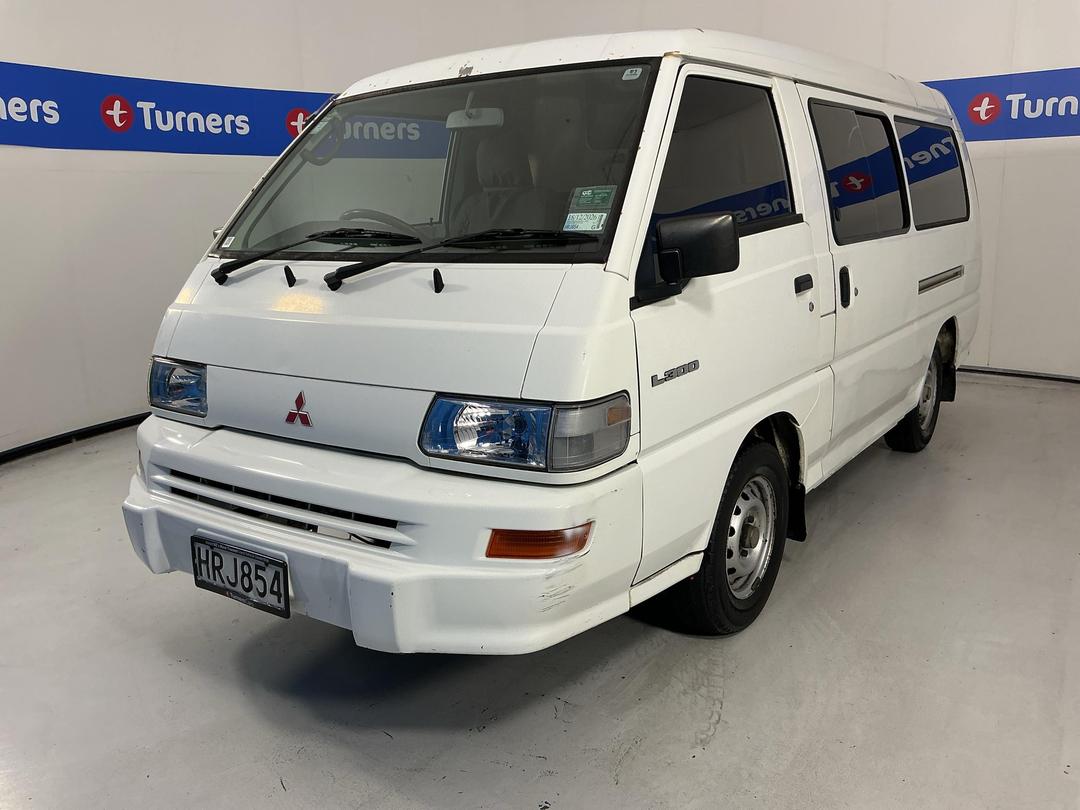 Photo '4' of Mitsubishi L300