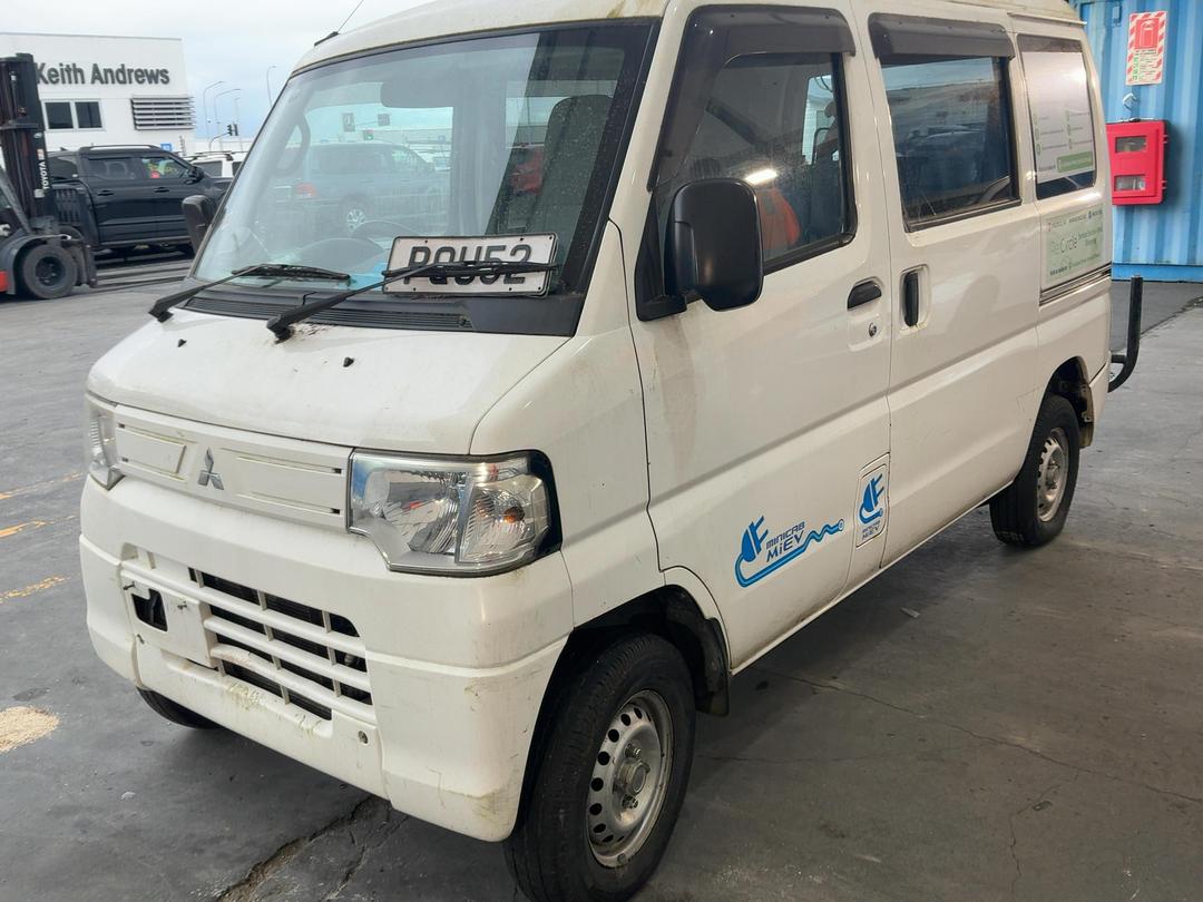 Photo '3' of Mitsubishi Minicab-Miev Miev Photo '3' of Mitsubishi Minicab-Miev Miev