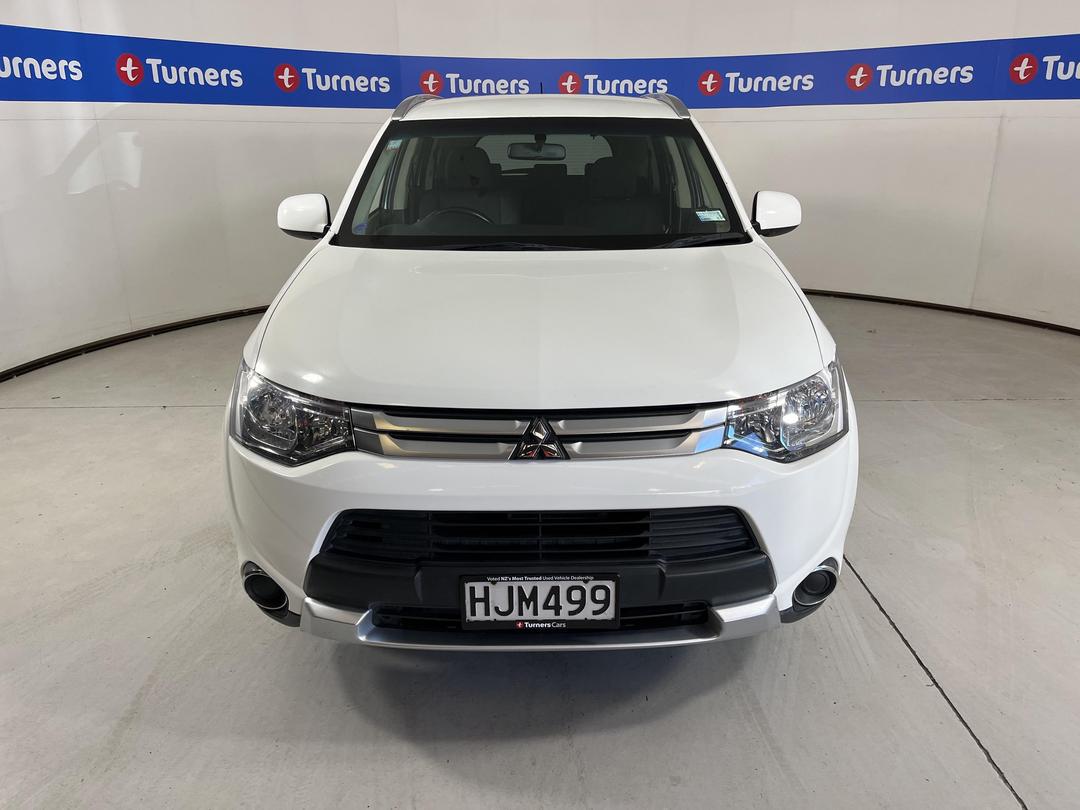 Photo '2' of Mitsubishi Outlander