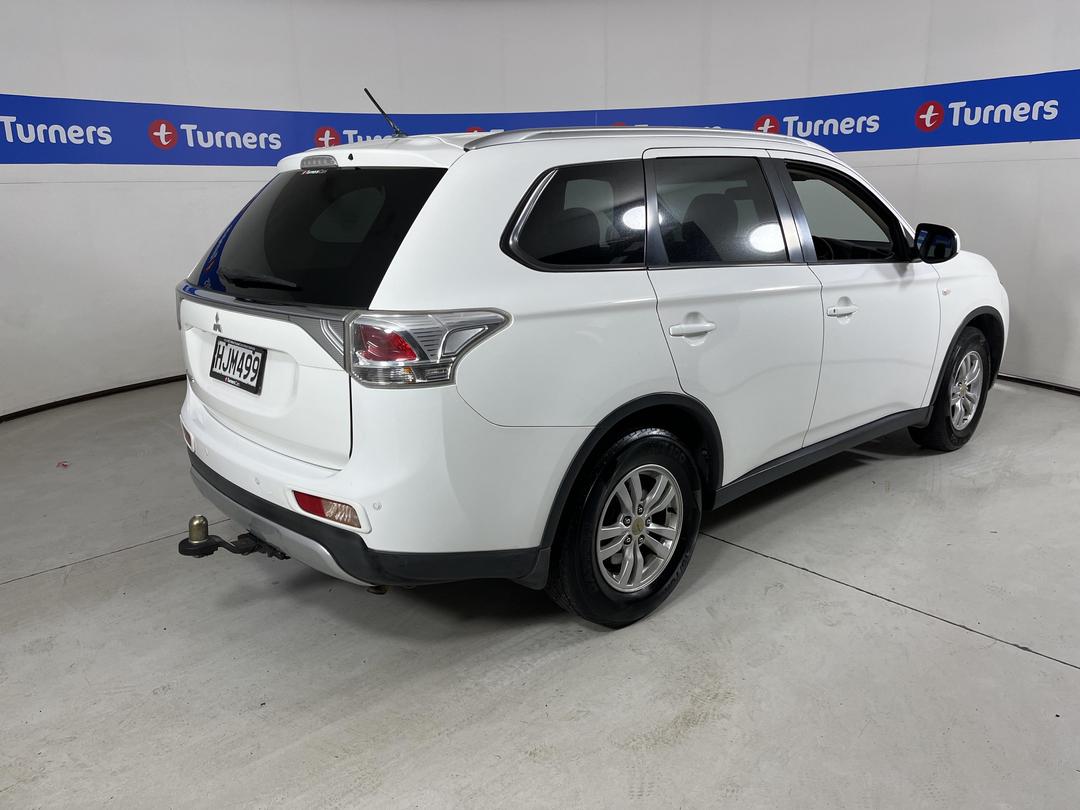 Photo '7' of Mitsubishi Outlander