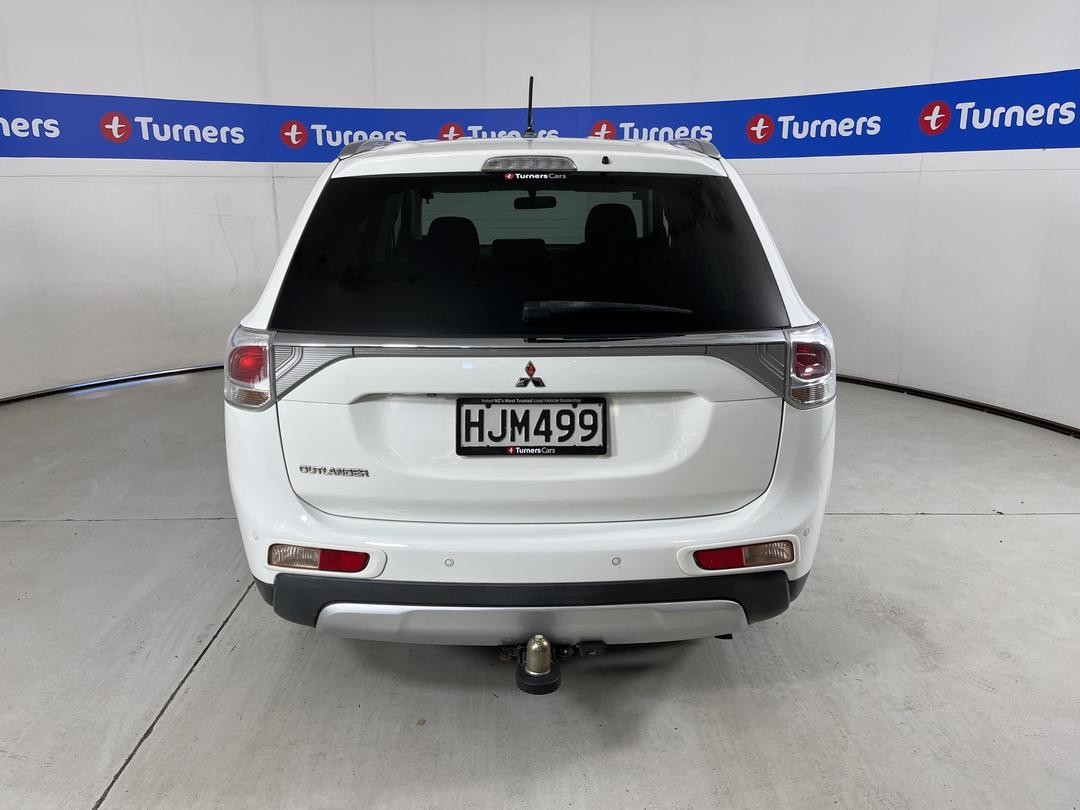 Photo '6' of Mitsubishi Outlander