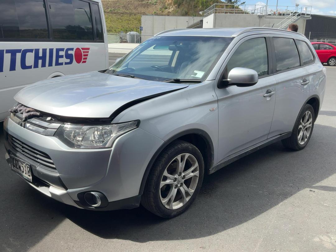 Photo '4' of Mitsubishi Outlander Photo '4' of Mitsubishi Outlander