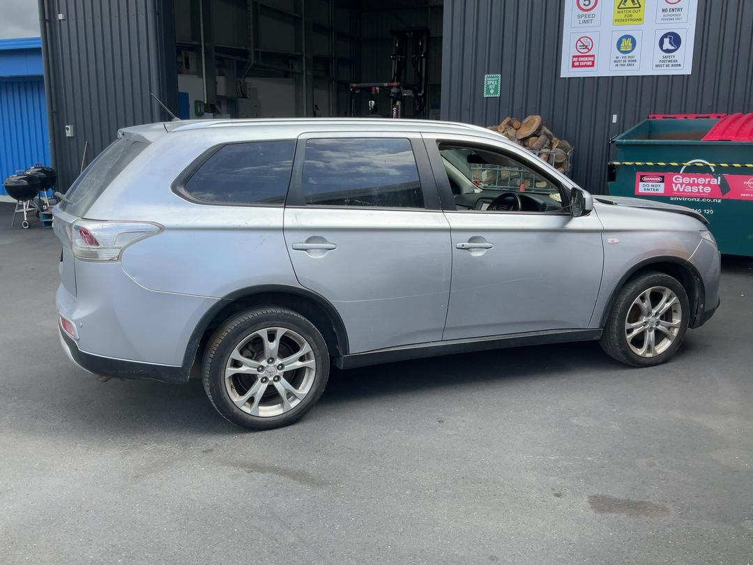 Photo '9' of Mitsubishi Outlander Photo '9' of Mitsubishi Outlander