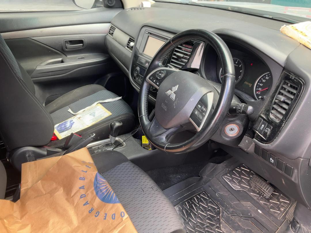 Photo '18' of Mitsubishi Outlander Photo '18' of Mitsubishi Outlander