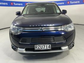 Photo '2' of Mitsubishi Outlander