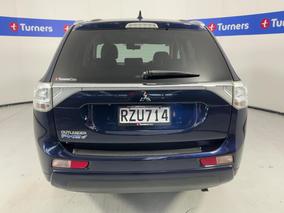 Photo '6' of Mitsubishi Outlander