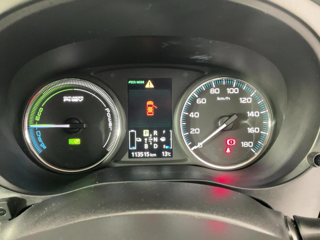 Photo '21' of Mitsubishi Outlander