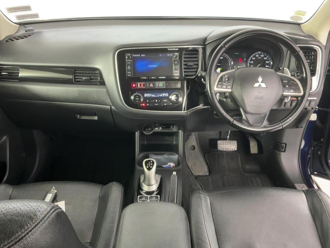 Photo '17' of Mitsubishi Outlander