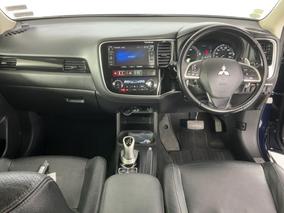 Photo '17' of Mitsubishi Outlander