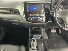 Photo '18' of Mitsubishi Outlander