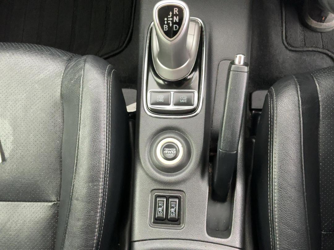 Photo '23' of Mitsubishi Outlander
