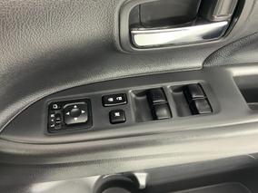 Photo '27' of Mitsubishi Outlander