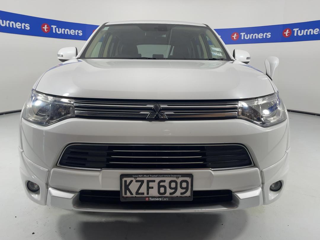 Photo '2' of Mitsubishi Outlander
