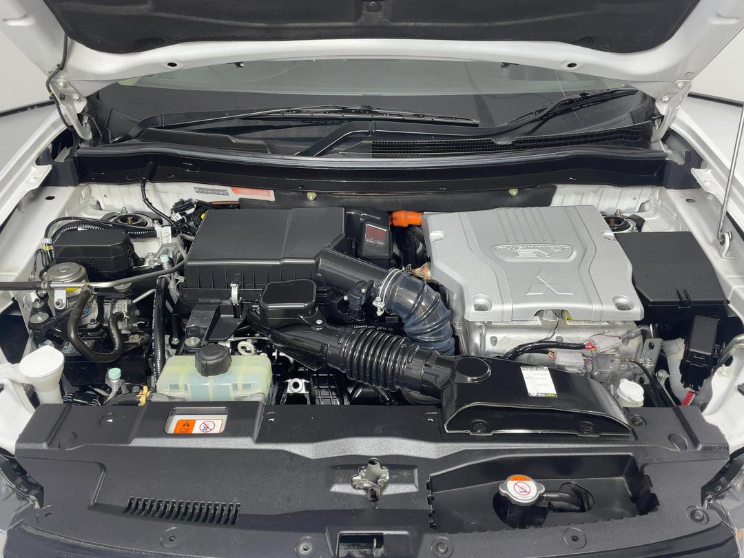 Photo '13' of Mitsubishi Outlander