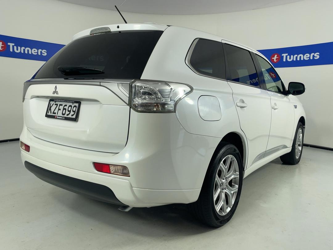Photo '7' of Mitsubishi Outlander