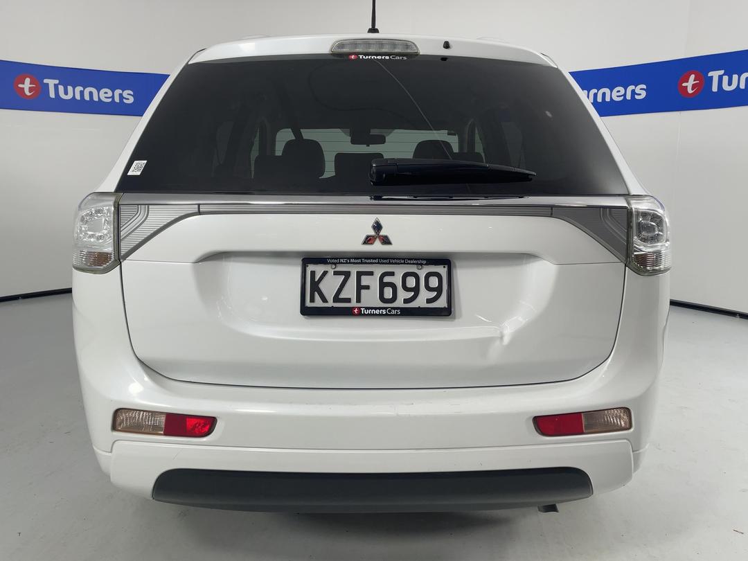 Photo '6' of Mitsubishi Outlander