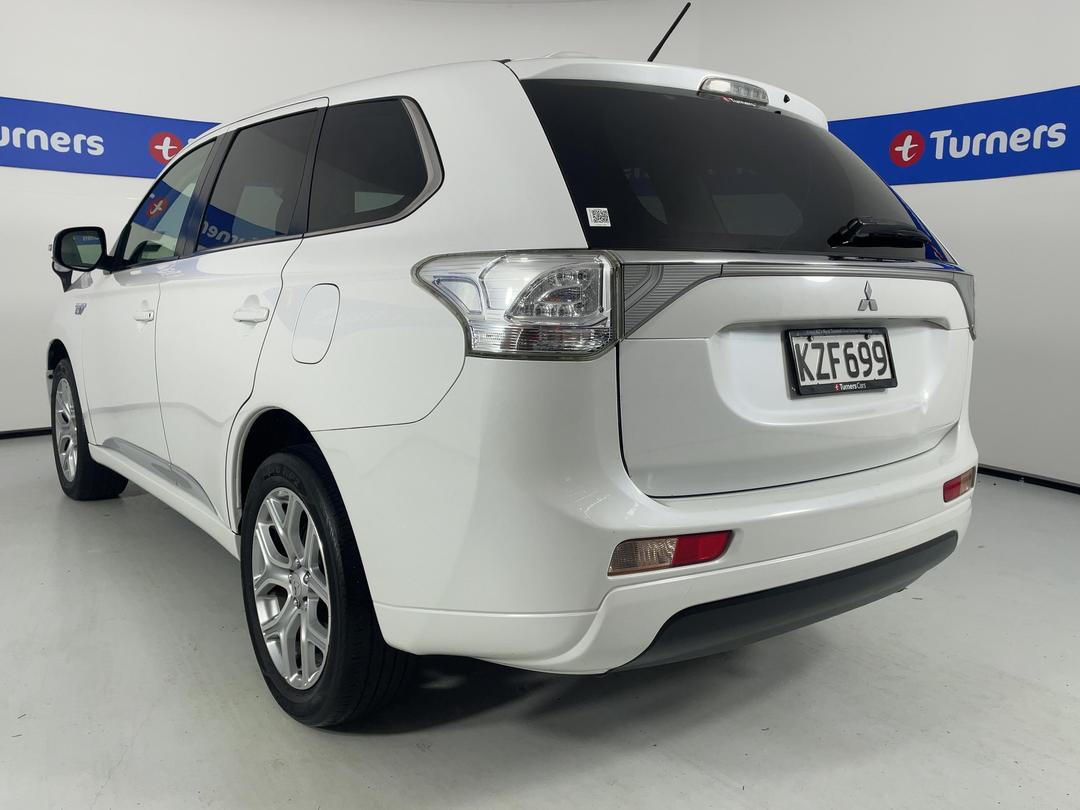 Photo '5' of Mitsubishi Outlander