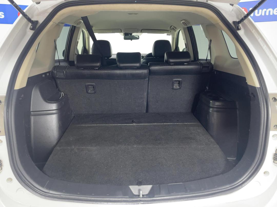 Photo '14' of Mitsubishi Outlander