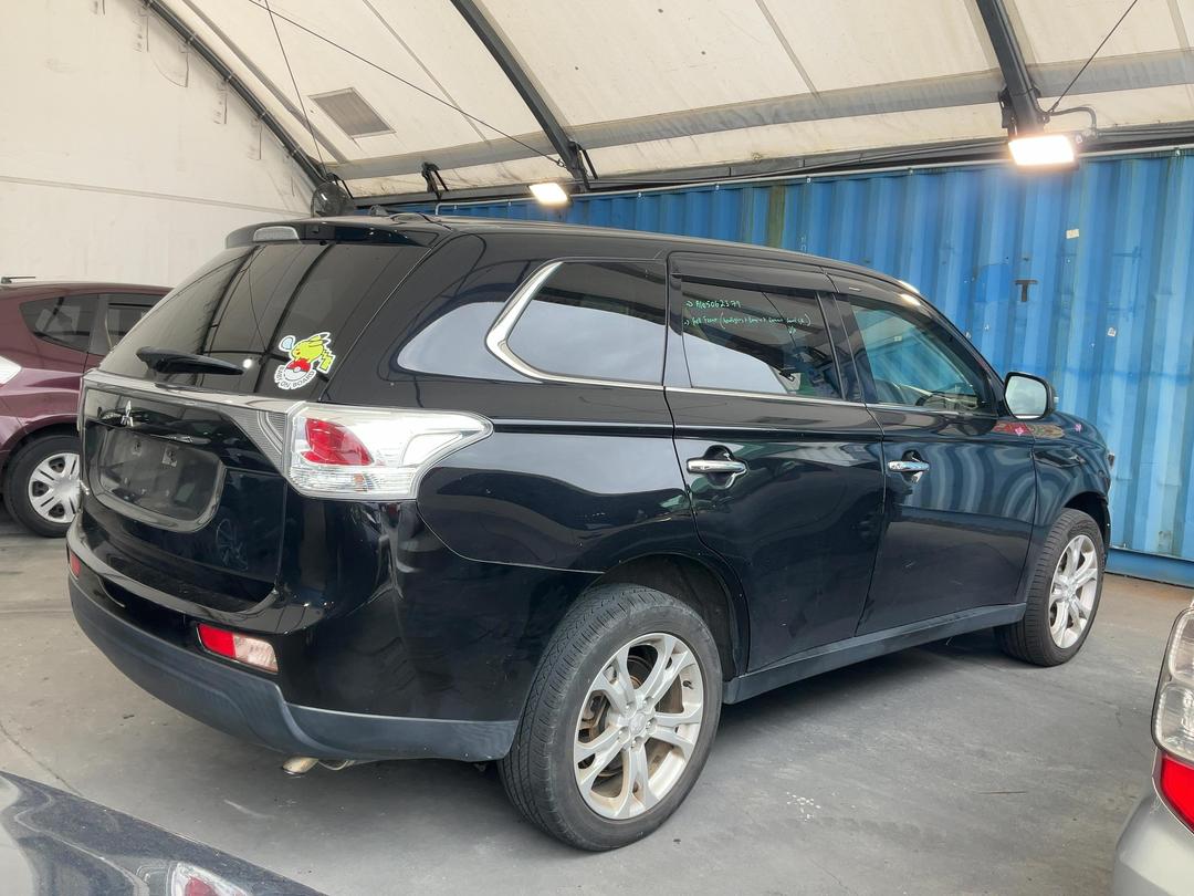 Photo '7' of Mitsubishi Outlander Photo '7' of Mitsubishi Outlander